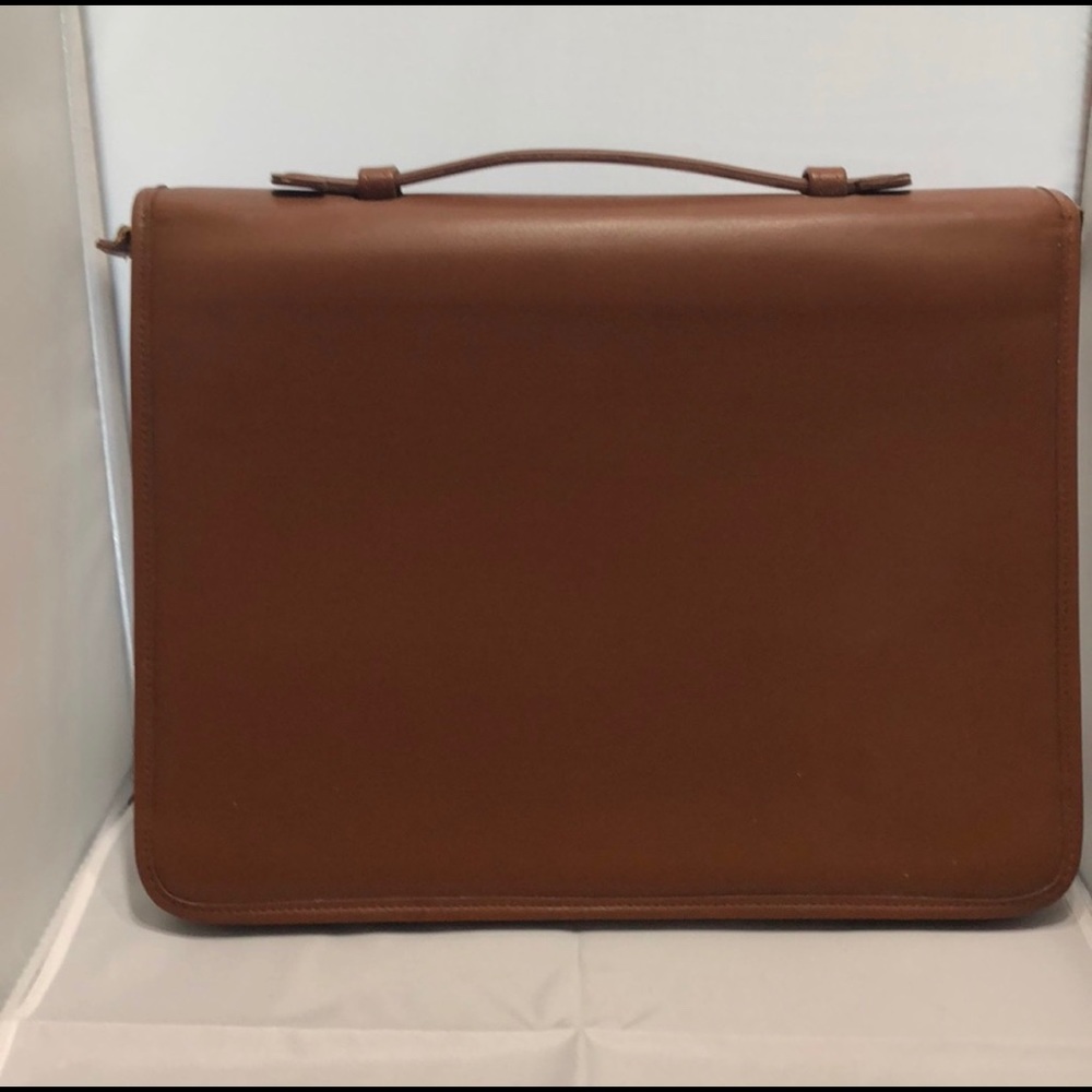 Coach zippered leather 3 ring binder/portfolio